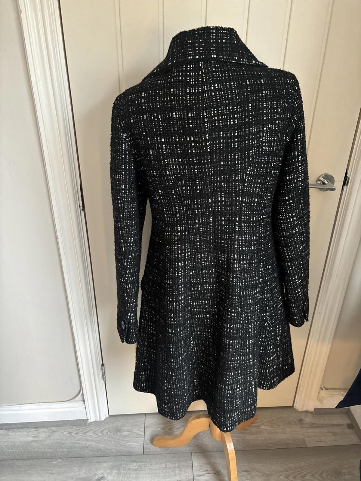 2009 Karen Millen Coat BLACK Woven & WHITE Fleck, 42% WOOL, Ruffled Uk 10