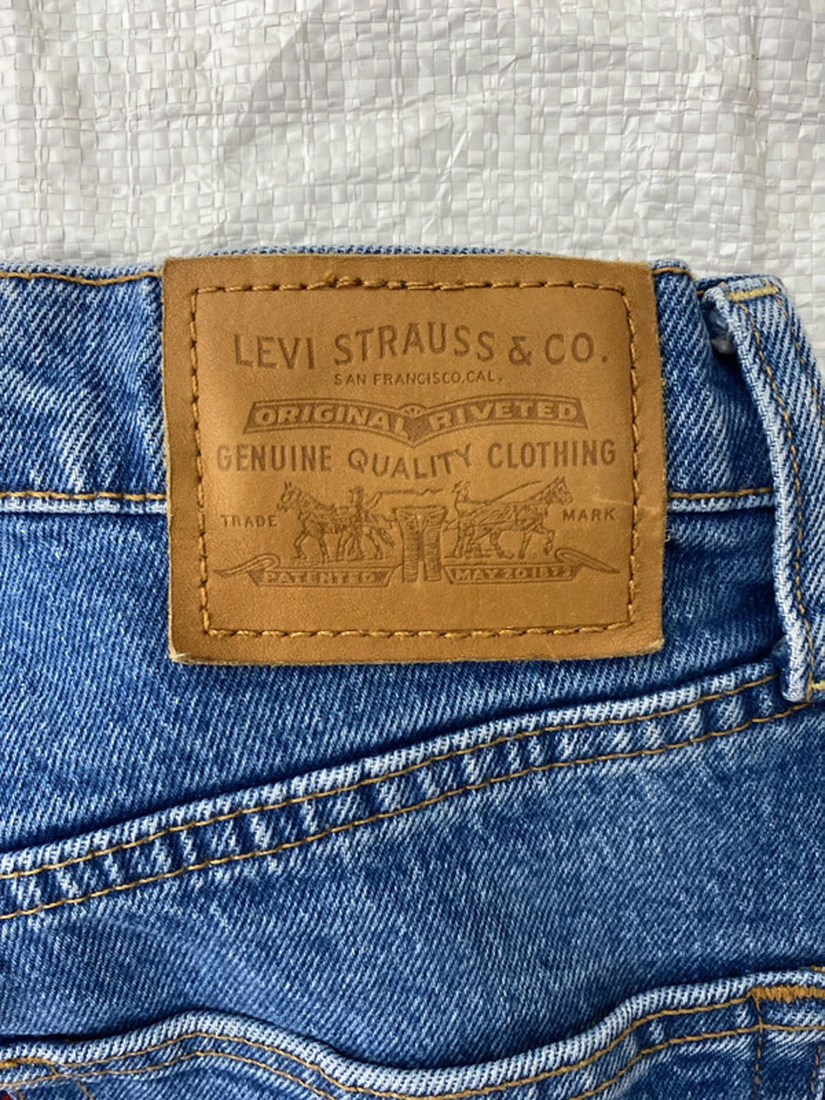 Levi’s Strauss size 28 rib cage straight