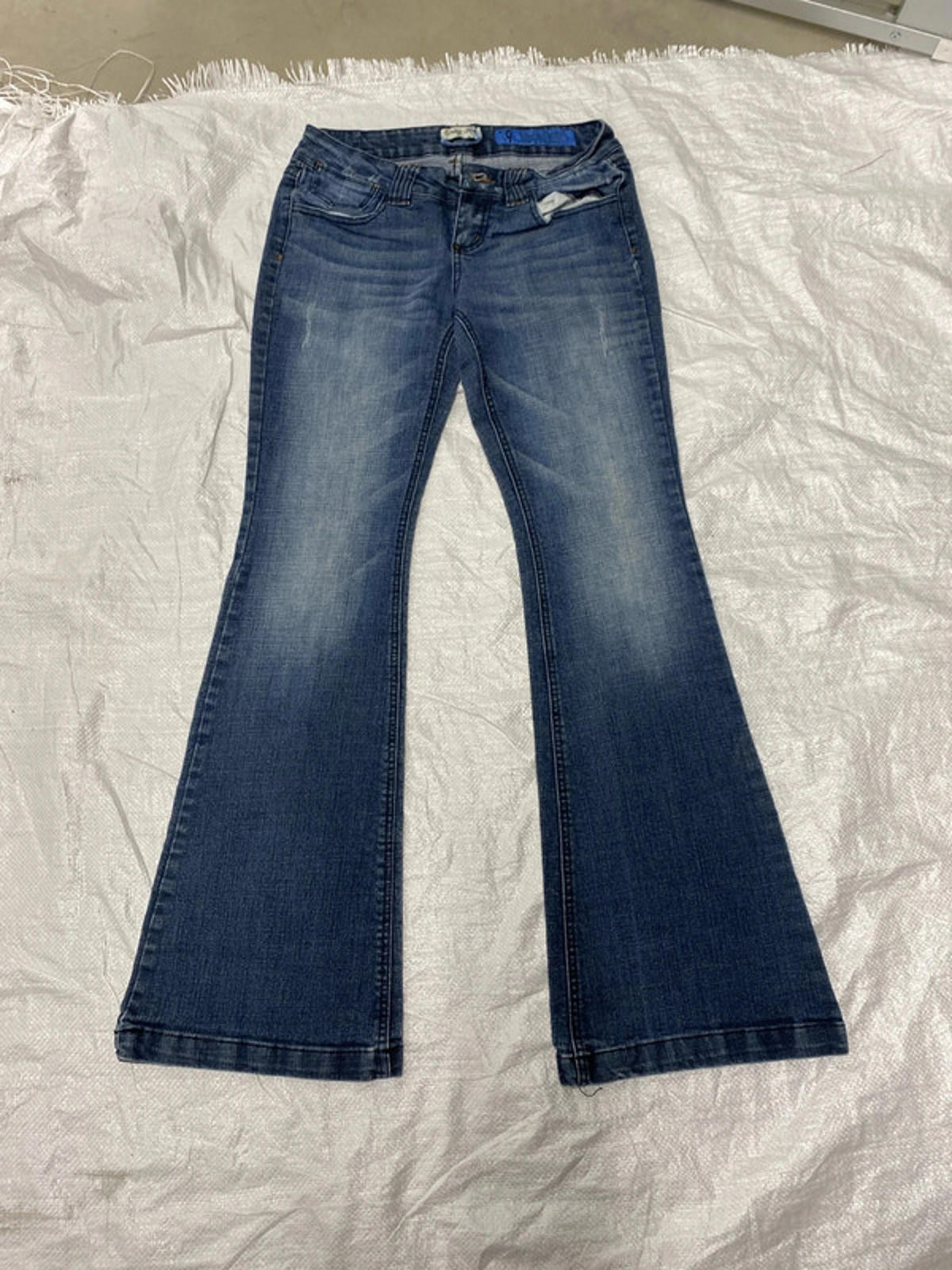 Indigo Rein size 9 slim flared jeans Y2K