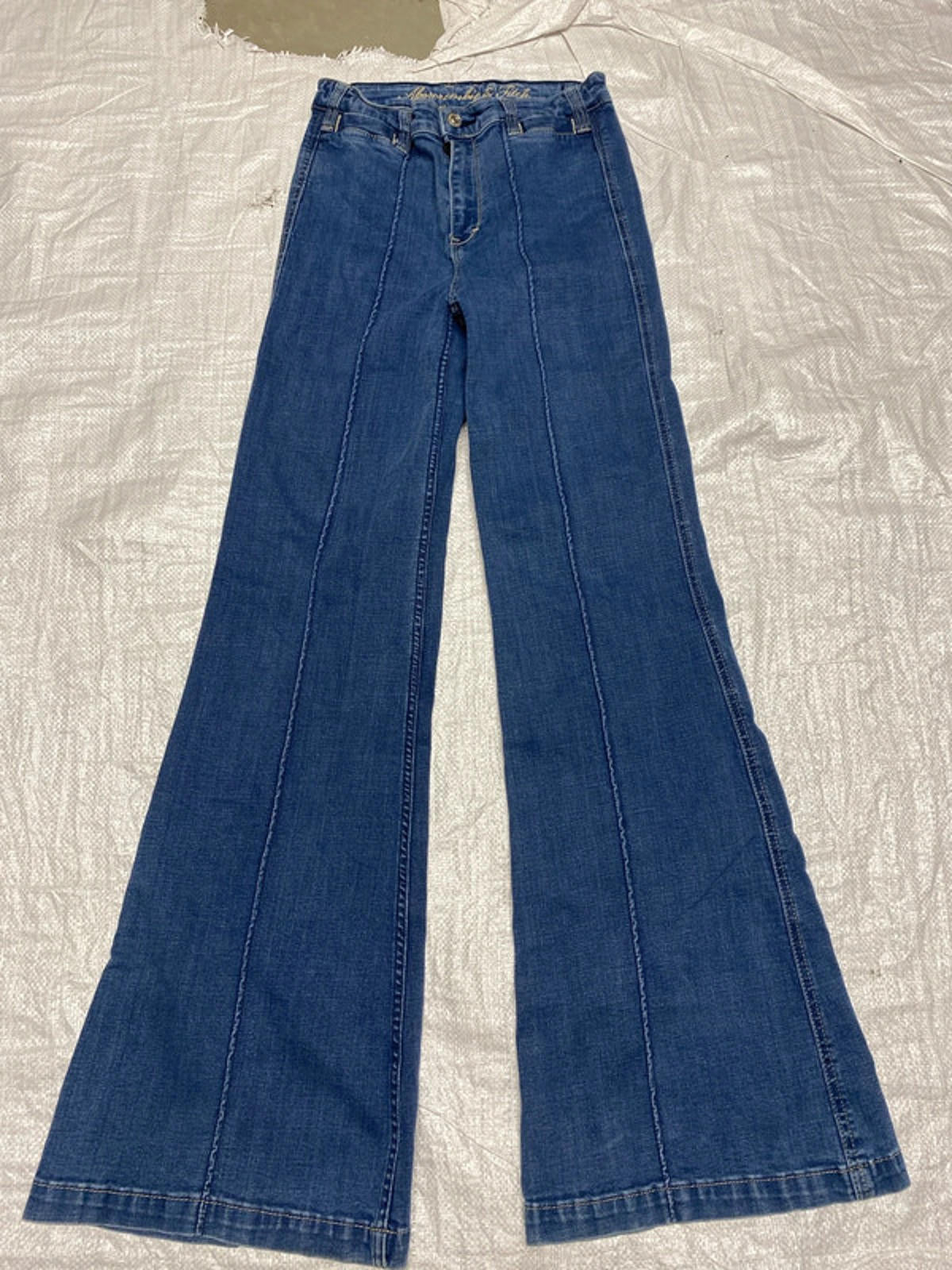 Abercrombie & Fitch Flared Jeans  Size 27.