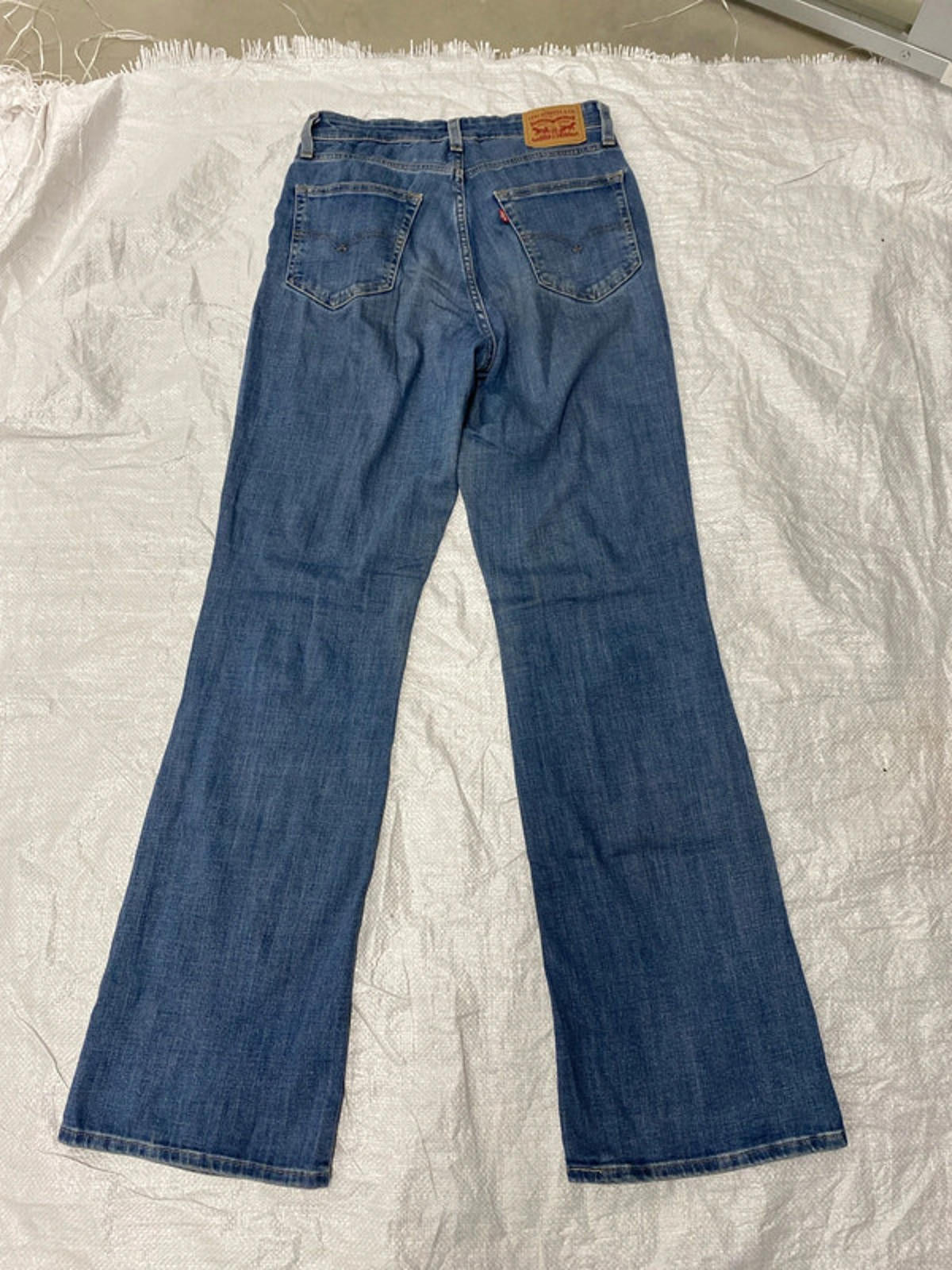 Levi’s Strauss High Rise Boot Cut size 28