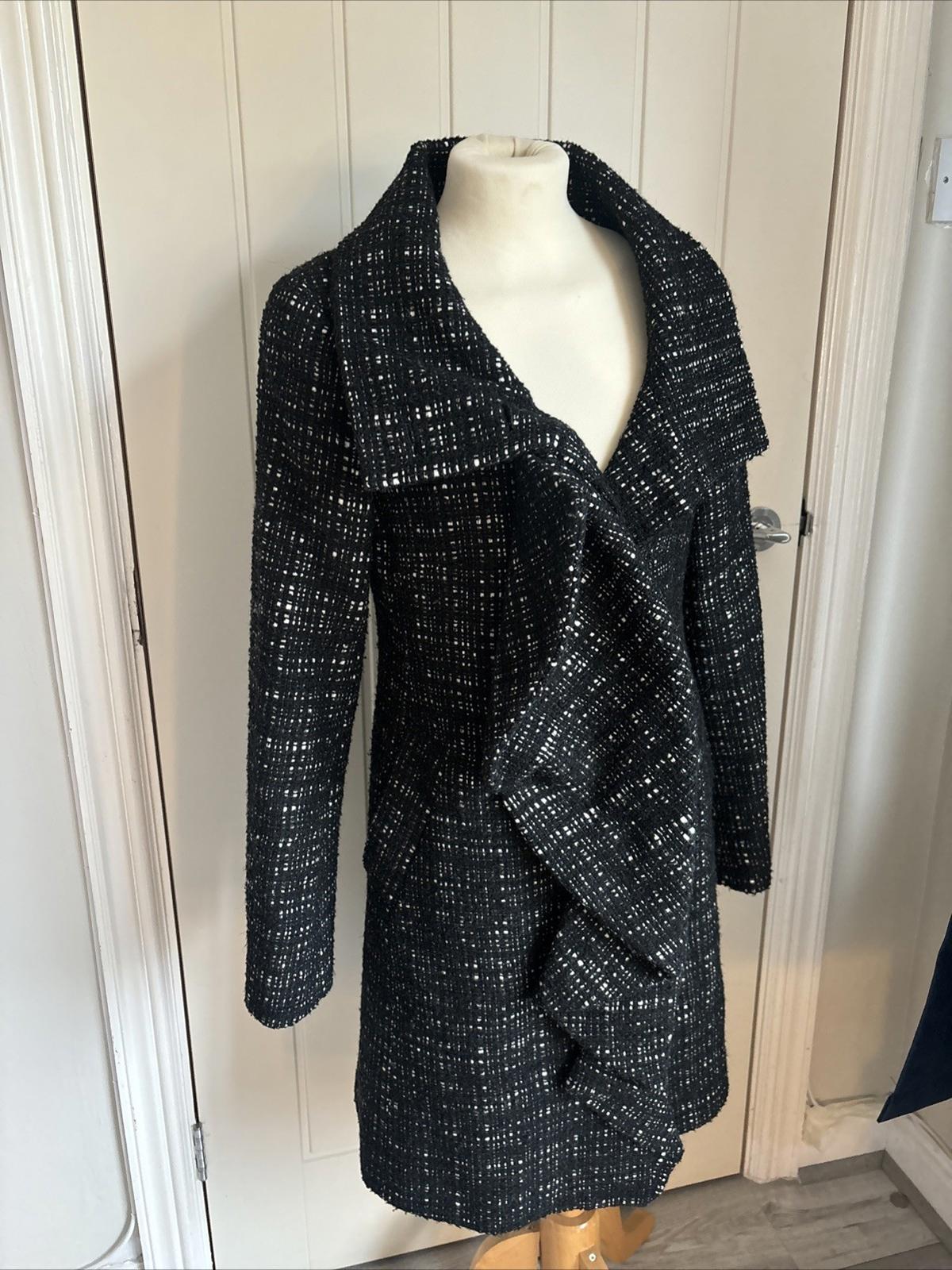 2009 Karen Millen Coat BLACK Woven & WHITE Fleck, 42% WOOL, Ruffled Uk 10