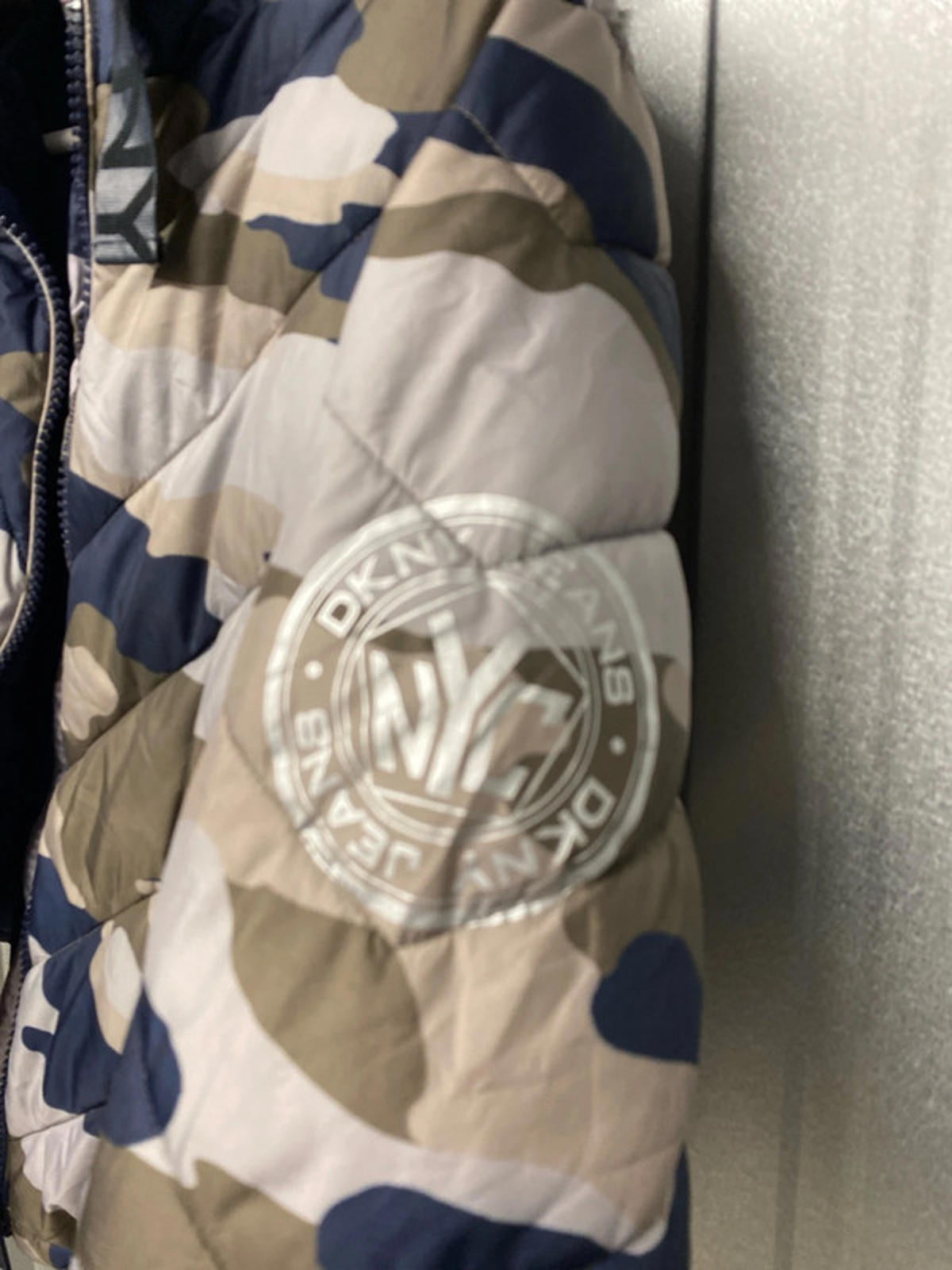 DKNY Hooded quilted / puffer coat small