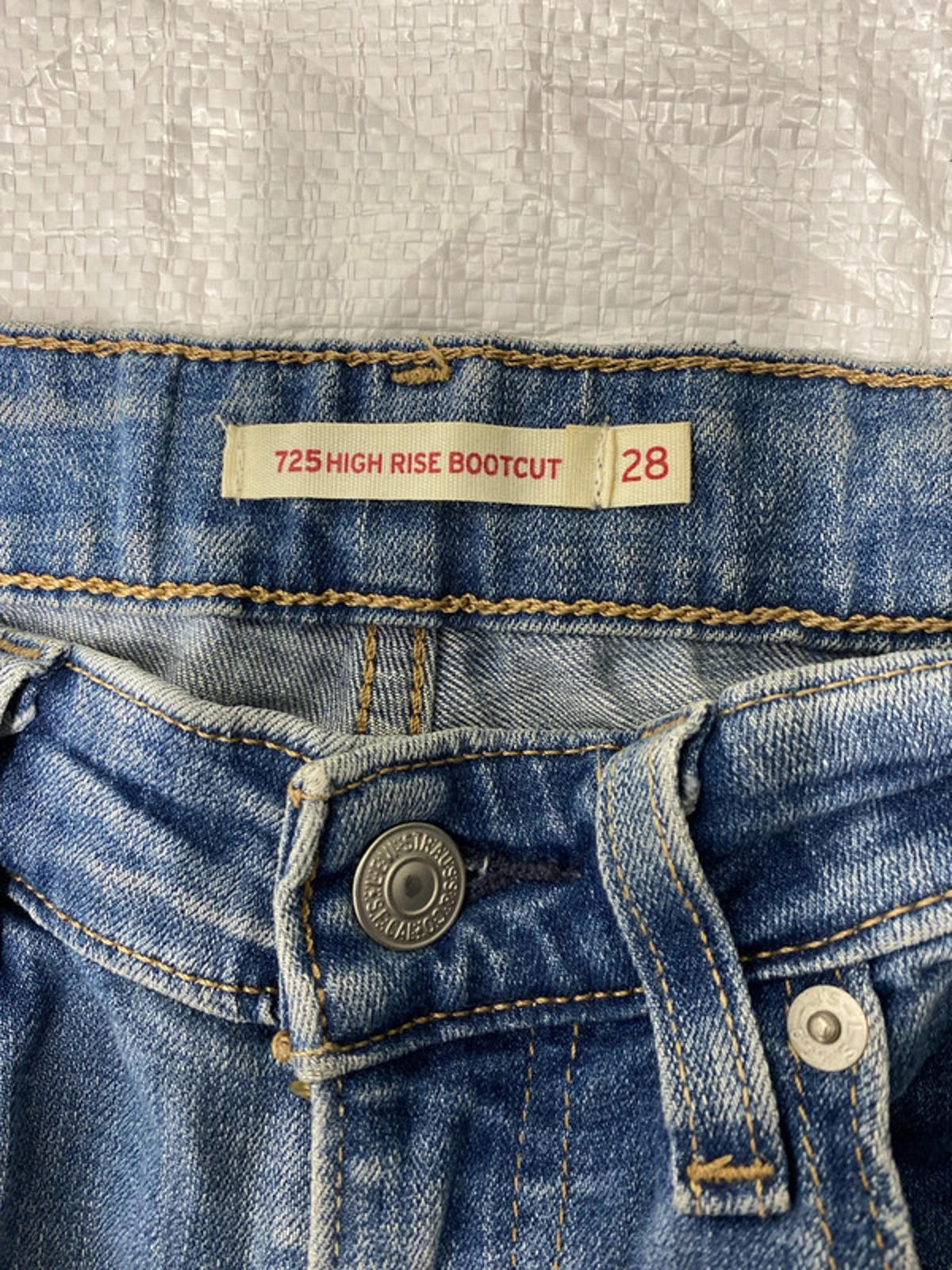 Levi’s Strauss High Rise Boot Cut size 28