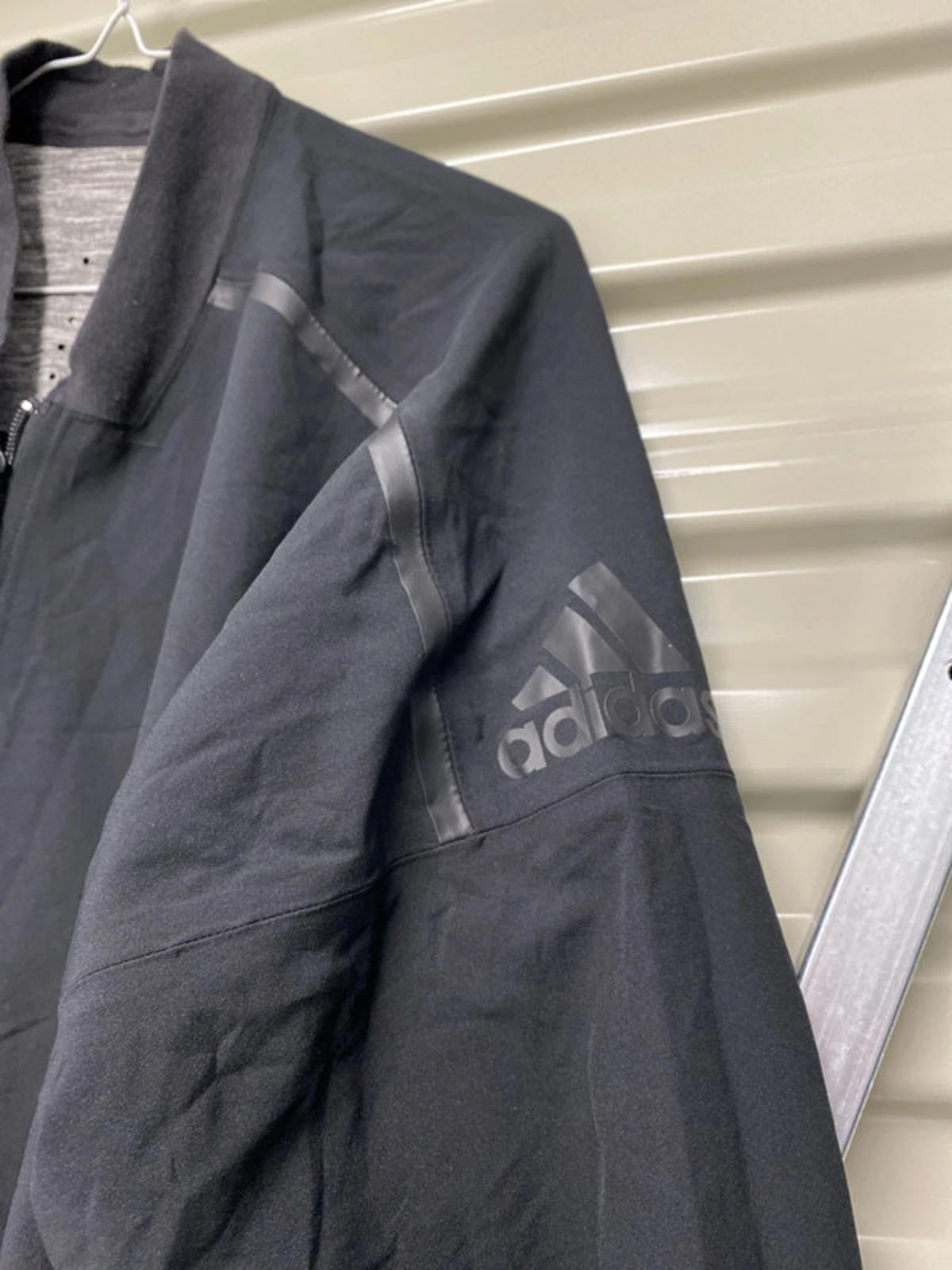 Adidas Reverseable Jacket medium grey / black