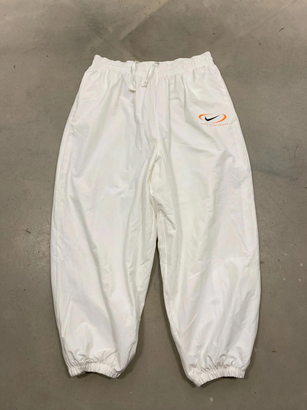 Nike Sportswear baggy shell  XL joggers white