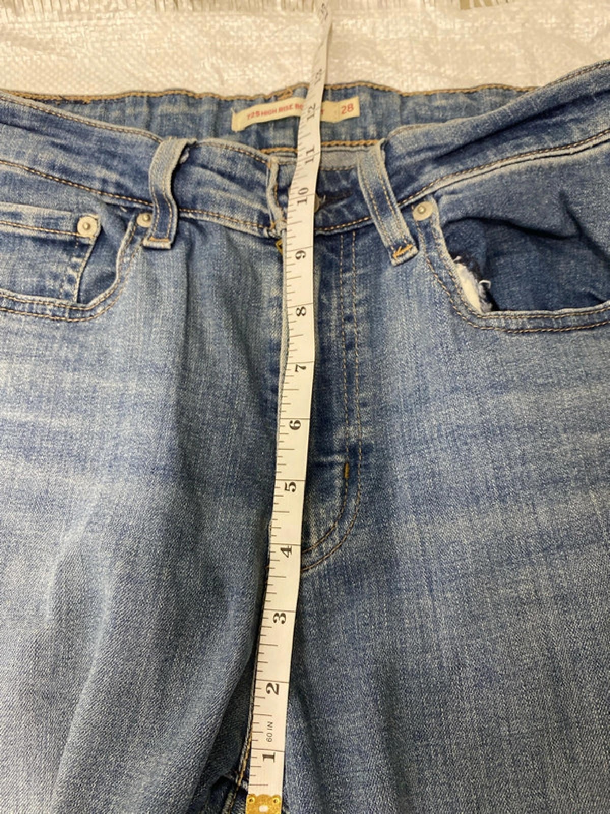 Levi’s Strauss High Rise Boot Cut size 28