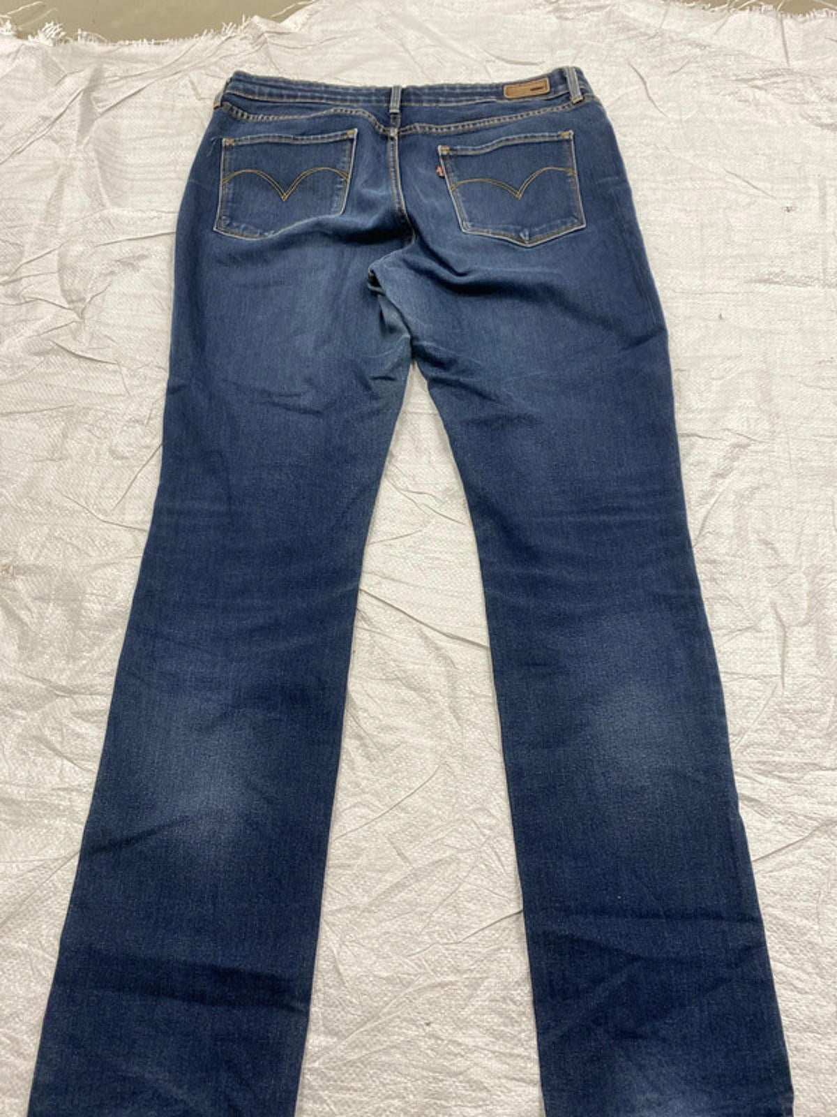 Levi’s Strauss Demi curve mid rise straight leg 32