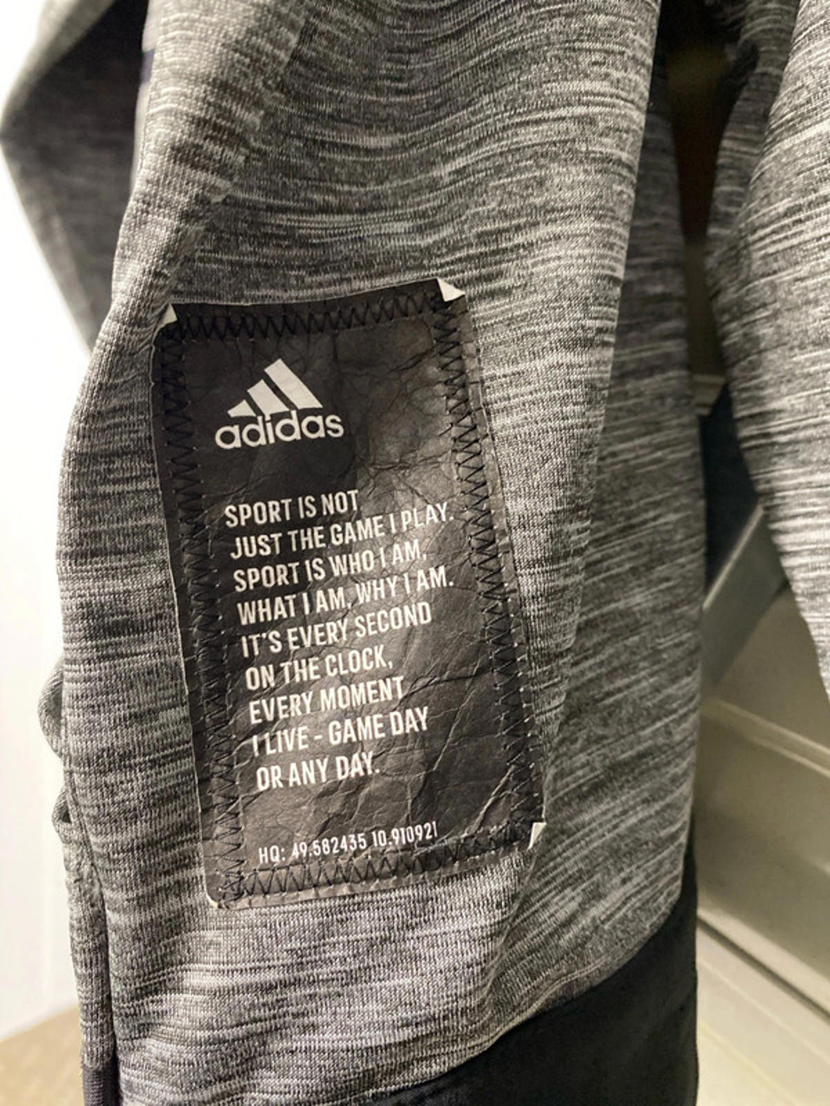 Adidas Reverseable Jacket medium grey / black